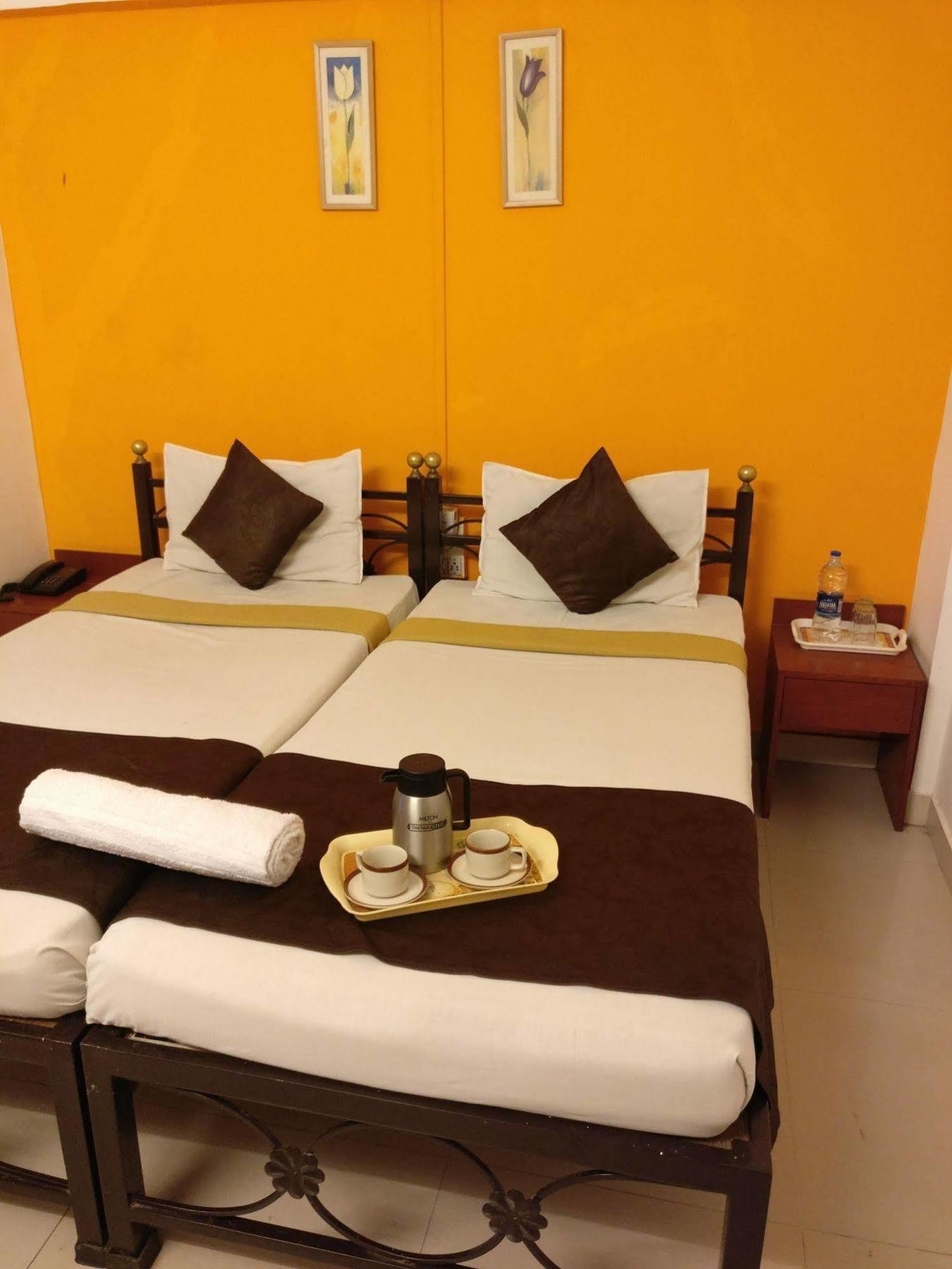 Oyo 1065 Hotel Hmr Royal Inn Pune Luaran gambar