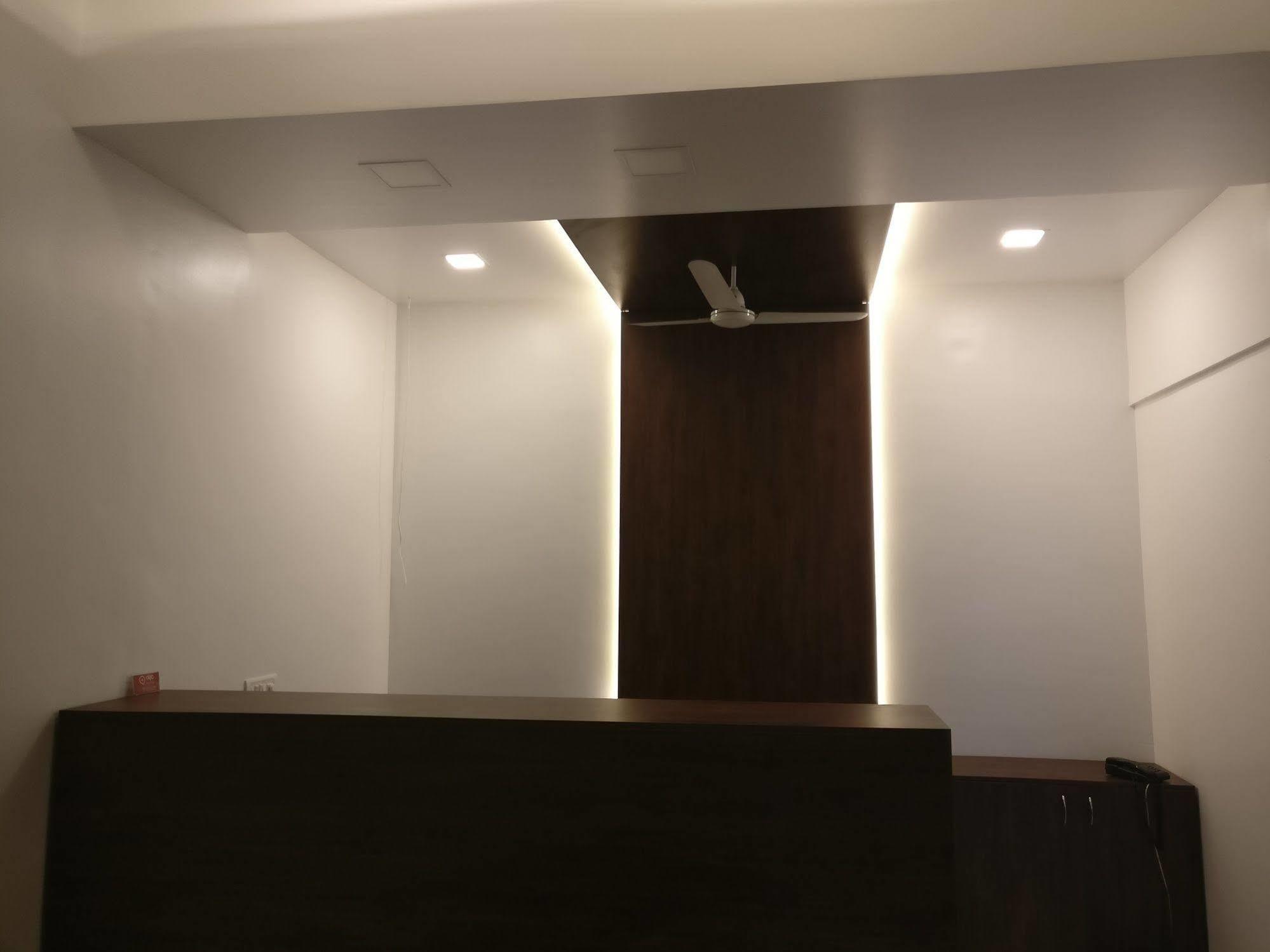 Oyo 1065 Hotel Hmr Royal Inn Pune Luaran gambar