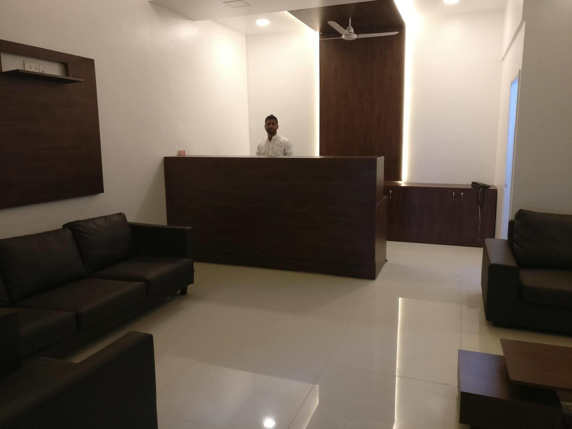 Oyo 1065 Hotel Hmr Royal Inn Pune Luaran gambar