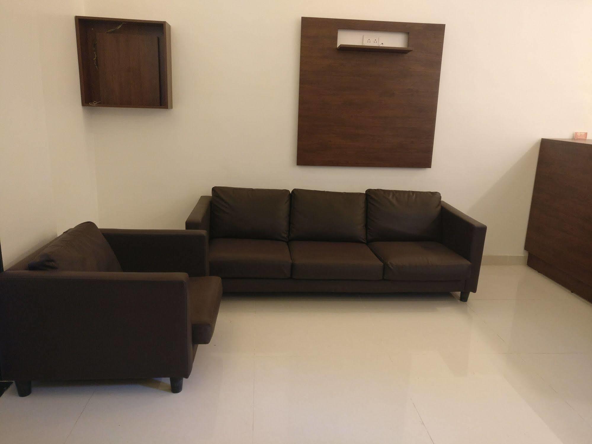 Oyo 1065 Hotel Hmr Royal Inn Pune Luaran gambar